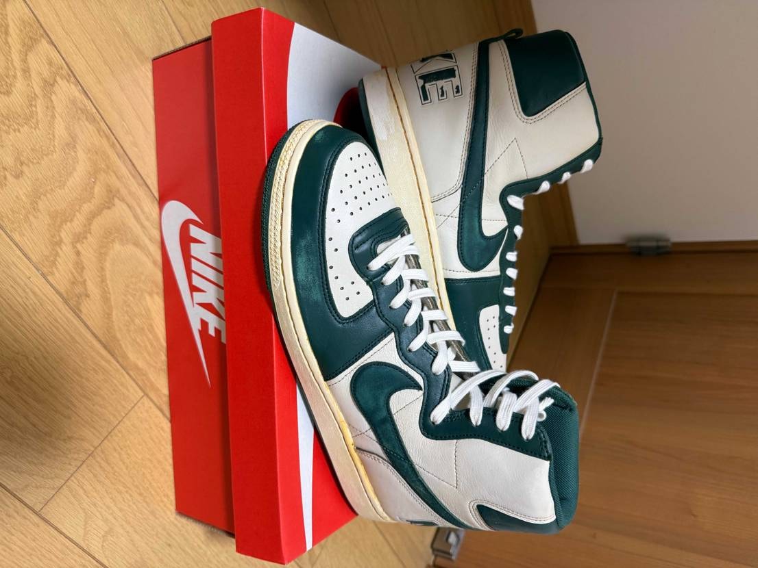 暇つぶしにやってみました
・アセトン
・ソールの黄ばみ
・ヤスリでスクラッ