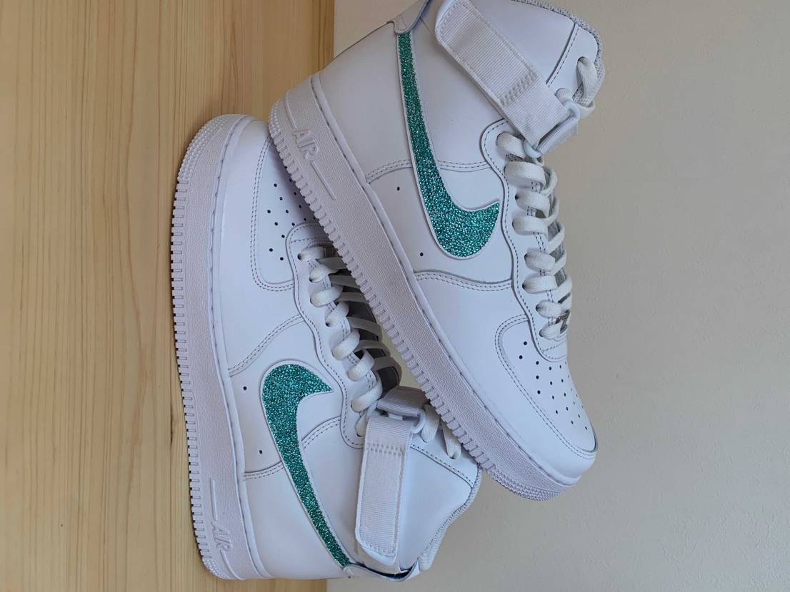 暇つぶしです
・アセトン使用
・2mmラインストーン貼り付け

#for