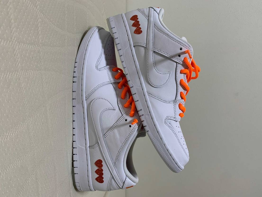 暇つぶしです
元々はオールホワイトです

#dunksb
#カスタム