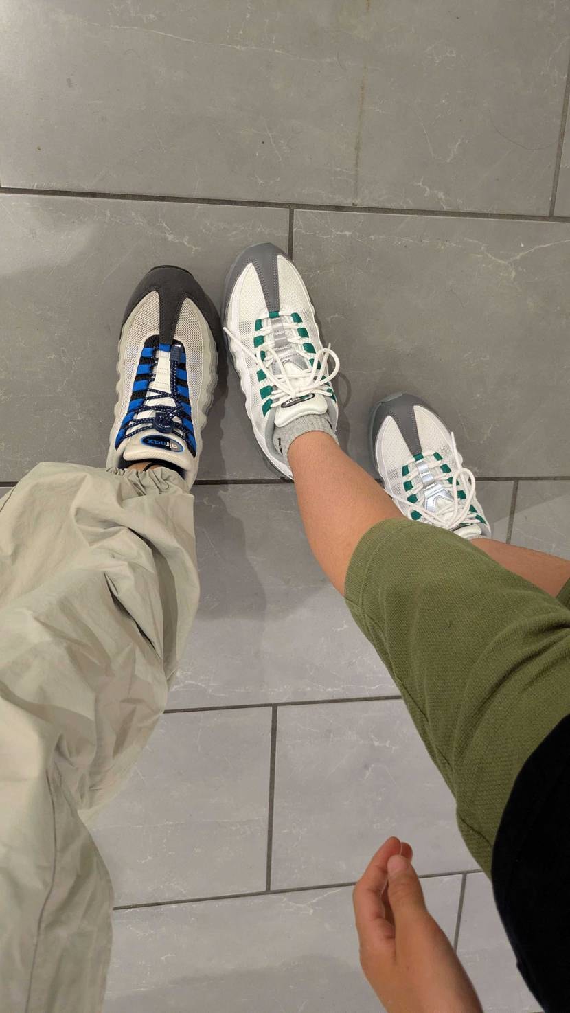 今日は、息子が初めてのAirMax95デビュー！
色々な靴を見せてきましたが、