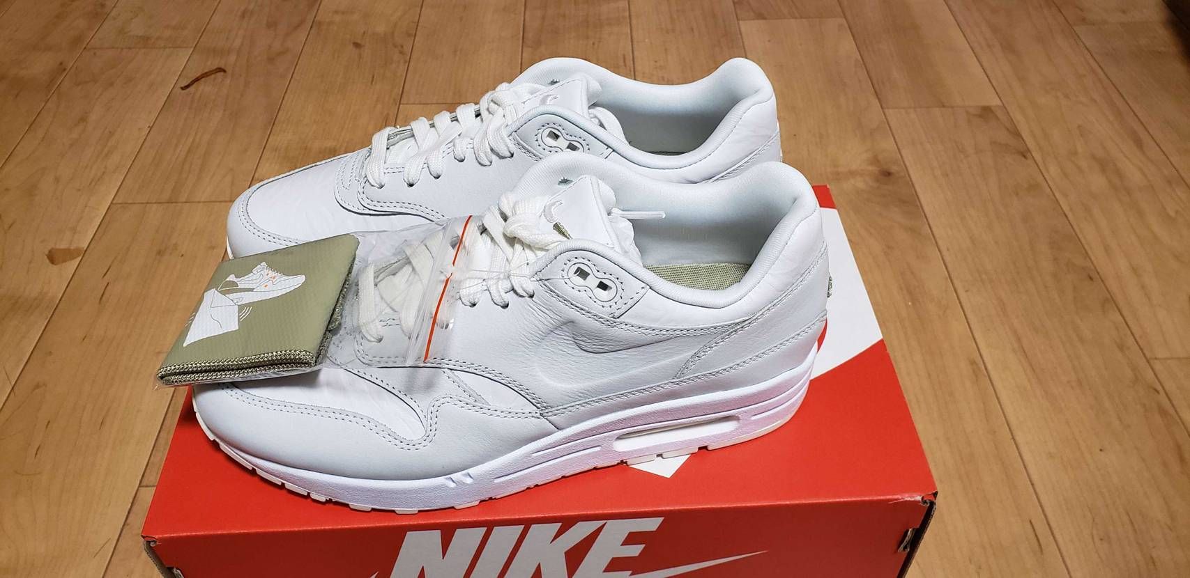 Nike air max 1 uk 6.5　売りたい
2.5
