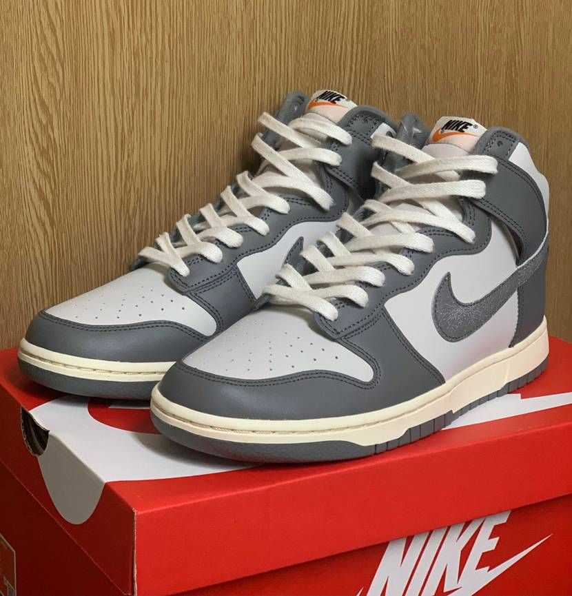 靴紐を検討してる皆さん。
AF1MID、stussyフォッシルに付属してた紐が