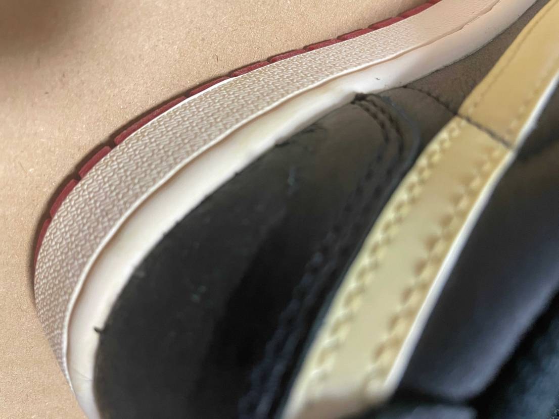 これがNIKEクオリティってやつか？
それともショップの管