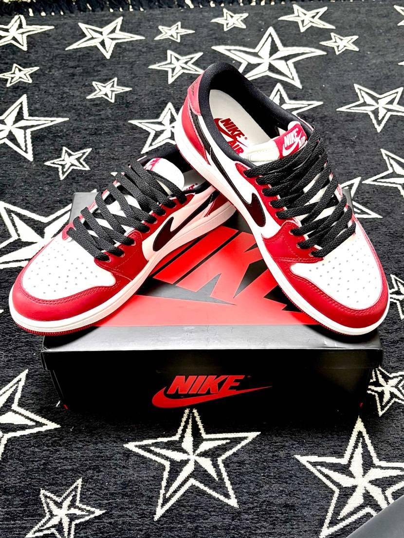 前からずっと発売を楽しみに待っていてオンライン抽選も4つしましたので複数当選した