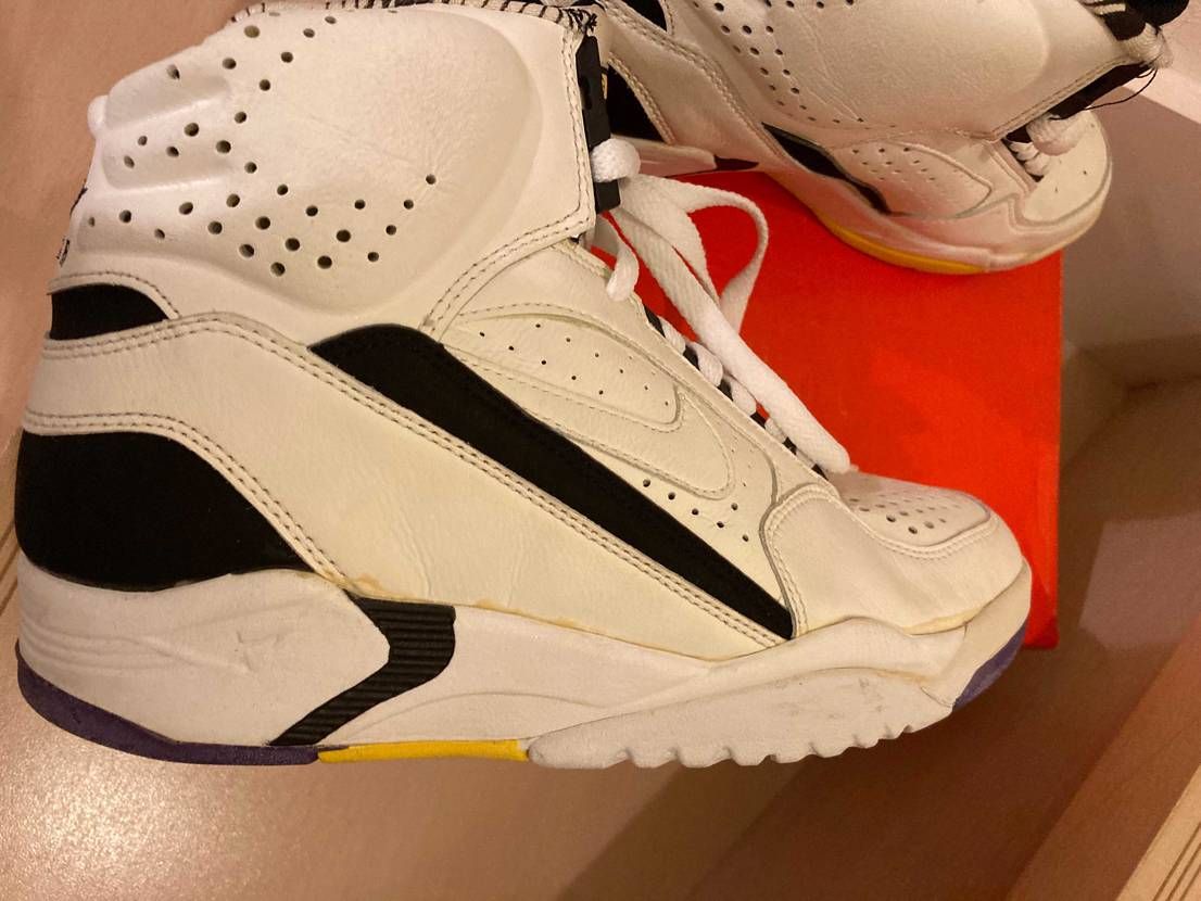 最近のスニーカーブームは凄いですね！
皆さん色々な考えを持