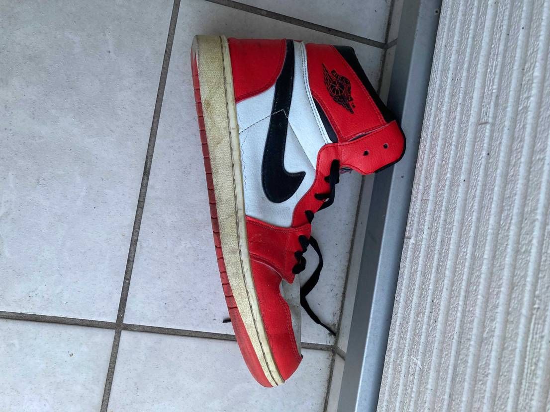 謎のAJ1を預かりました😂笑
一見2013シカゴの様ですが