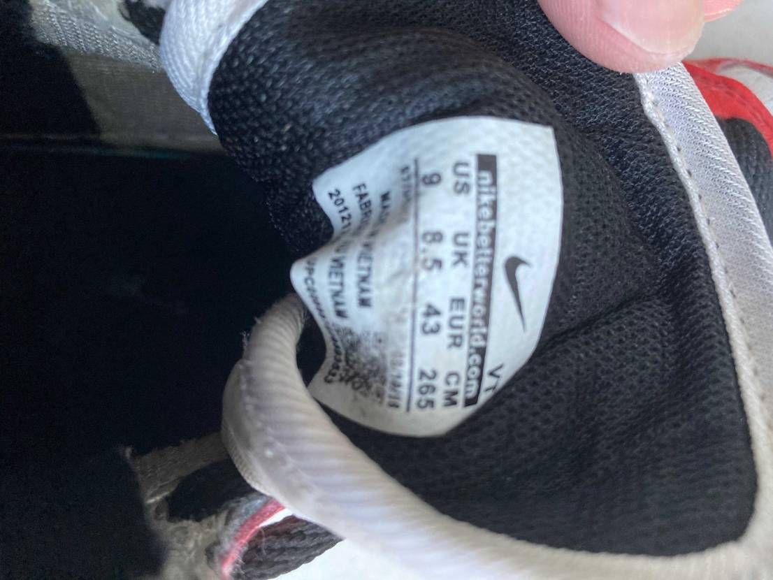 謎のAJ1を預かりました😂笑
一見2013シカゴの様ですが