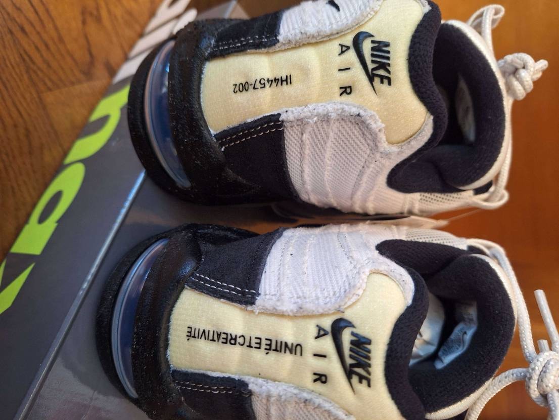 アトモスさん、もう届きました。
とってもよいです。だけどこの後ろの部分、経年変