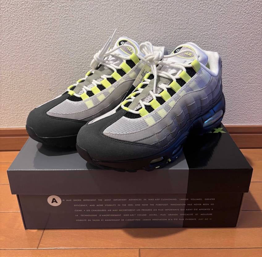 NIKE産到着！

2枚目右2020 左2026
今回の方が蛍光色感ある