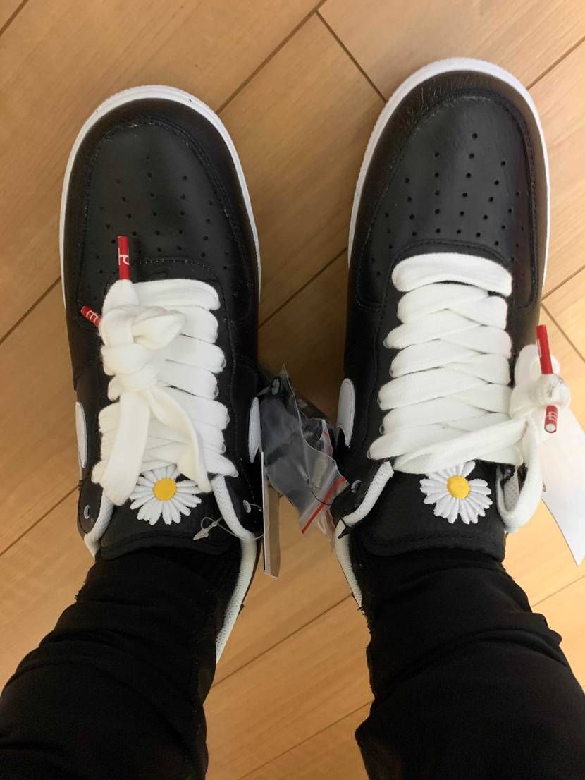 普通のAF1をイメージしていましたが、シューレス、シュータン