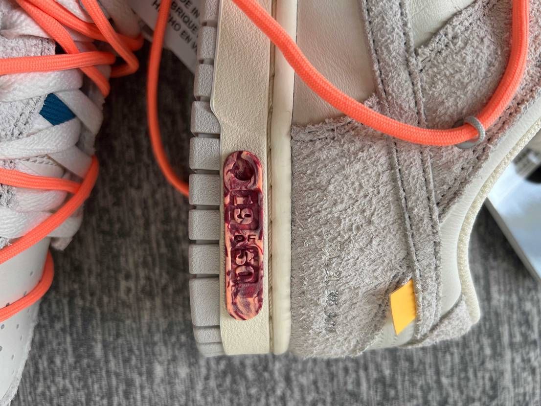 無知で申し訳ないのですが、OFF-WHITE × NIKE DUNK LOW 1