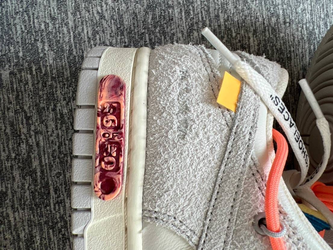 無知で申し訳ないのですが、OFF-WHITE × NIKE 