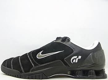 このスニーカーの詳細ご存知の方いますかね？