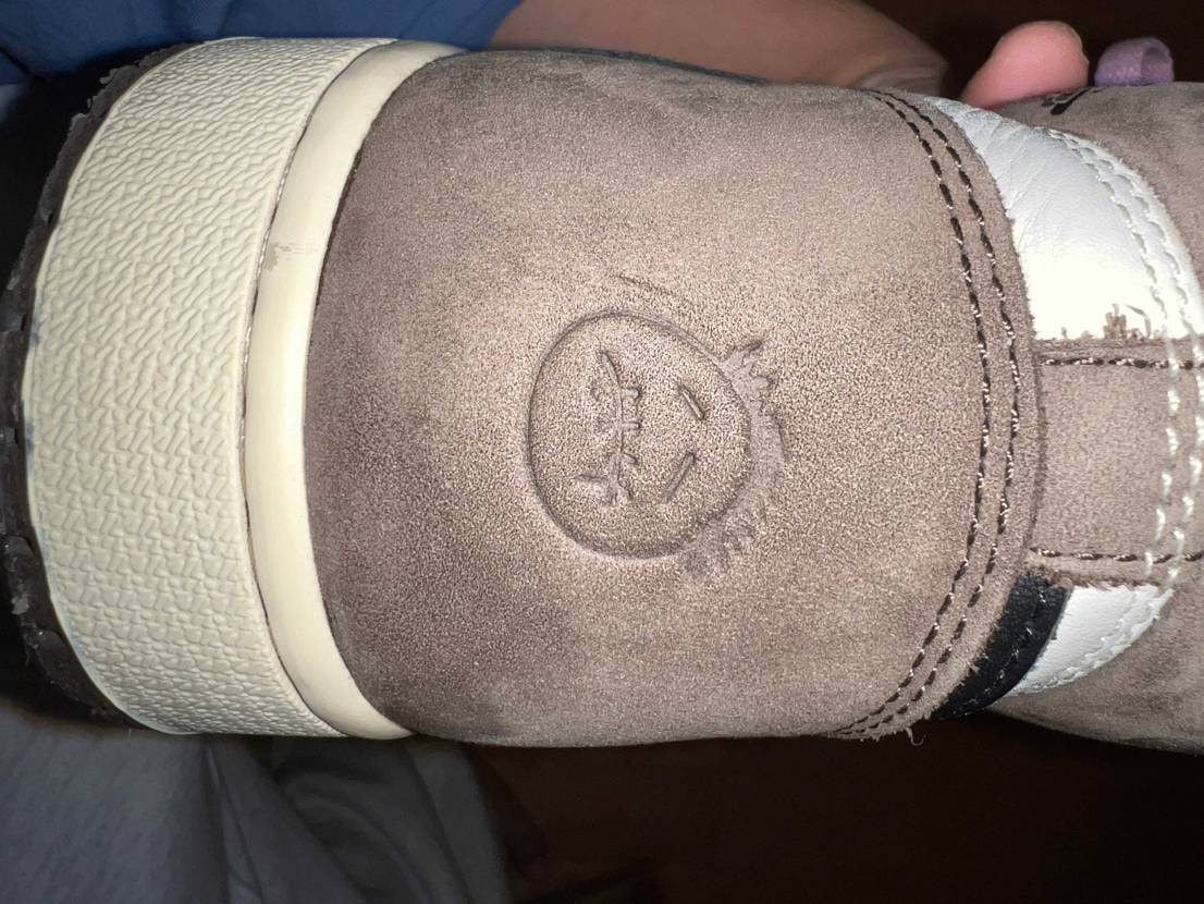 これって本物でしょうか…
稀にパチモンが鑑定通ると噂を聞き