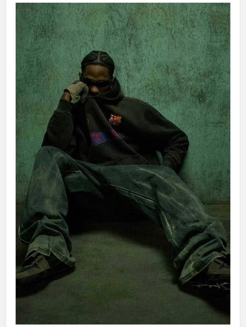 カクタスジャックとバルサコラボのフーディーやTシャツの購入検討してるんですがサイ