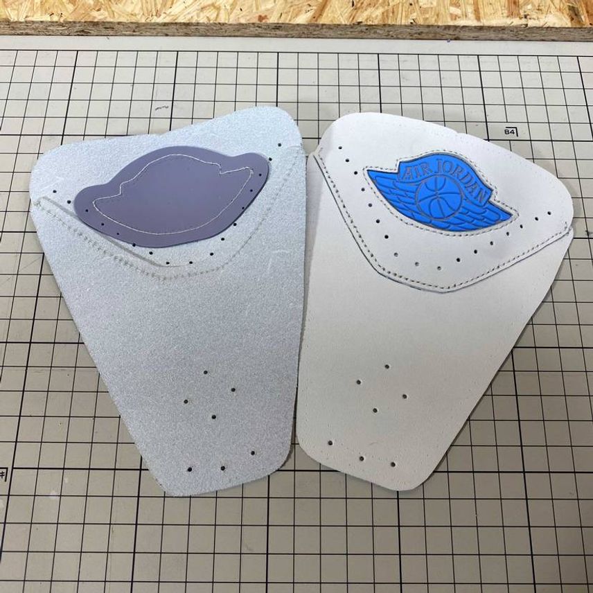 タンを合皮から本革へ作り替え
綺麗に切り出して穴開けて、手縫いで縫い合わせ