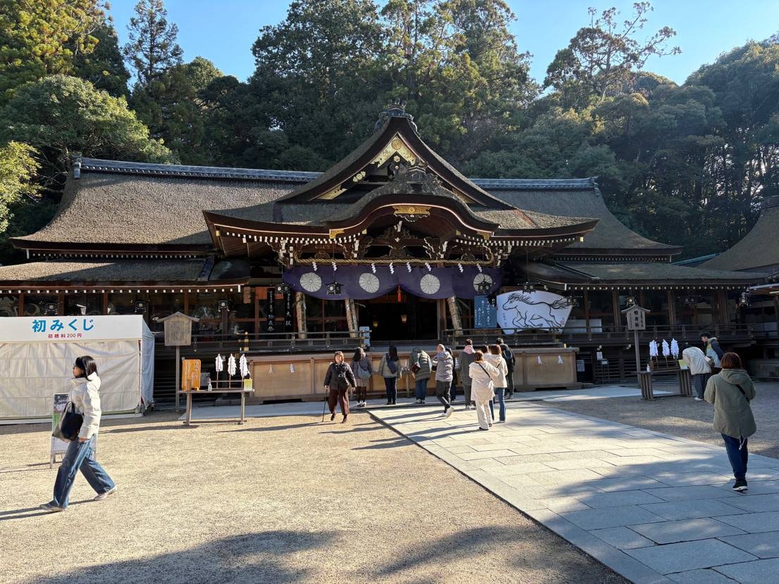 毎年恒例の年納め参拝に奈良大神神社に行ってまいりました😃
