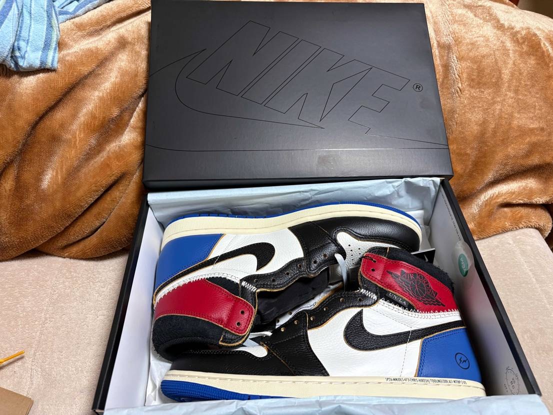 トップ3着弾🥳
⚡️エンボス薄め個体ですが、そこにこだわっ