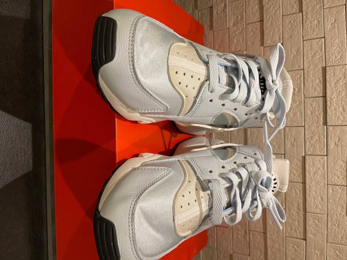 ハラチめちゃくちゃ軽いですね！
嫁の仕事用で買いましたが自