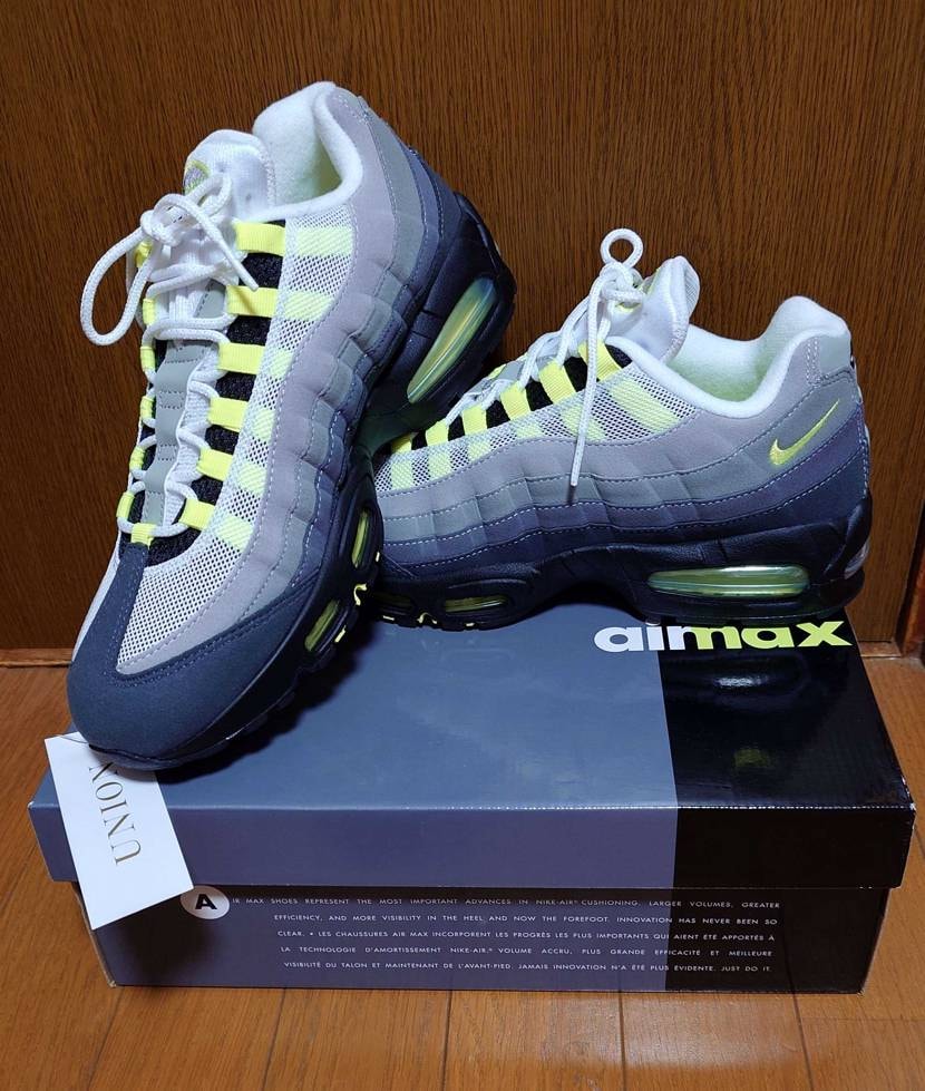 抽選全ハズレだったので、どうしても欲しくてスニダンで購入してしまいました。UNI