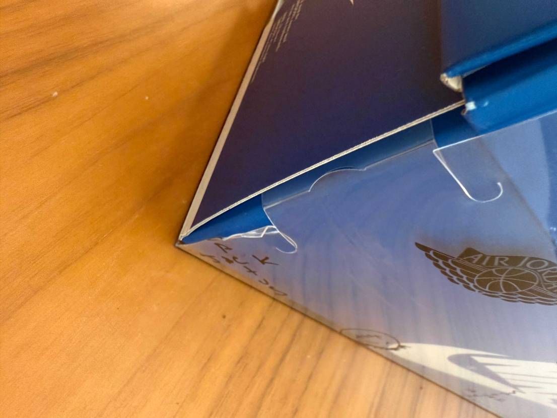 SNKRSで自身で購入した商品です。
試着すらしていません