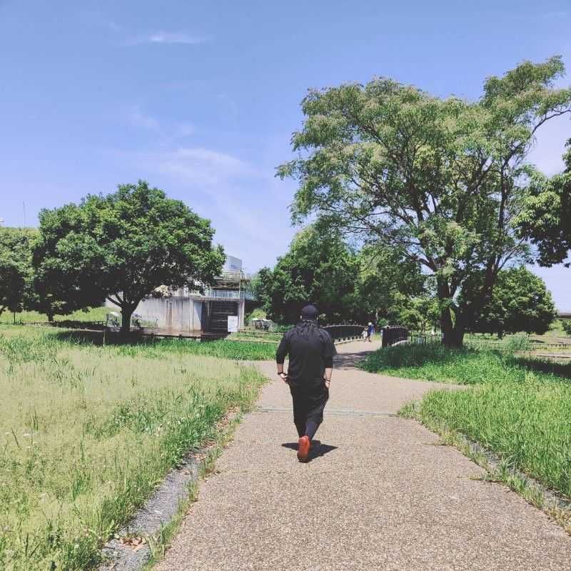 とも