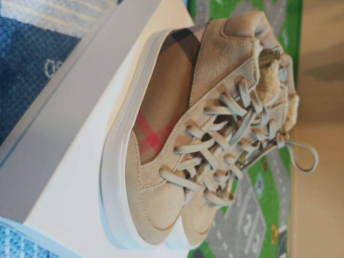 息子用に奥さんが仕入れてきました。…ん…オレのより高そうな気が…