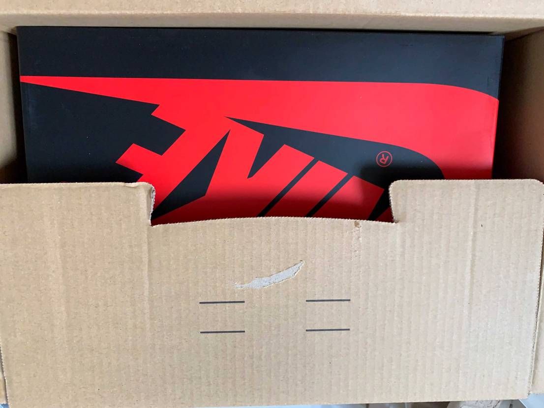 段ボール潰れてないのに🥺
一時流通でここまでの凹みは今まで無かったな
これが