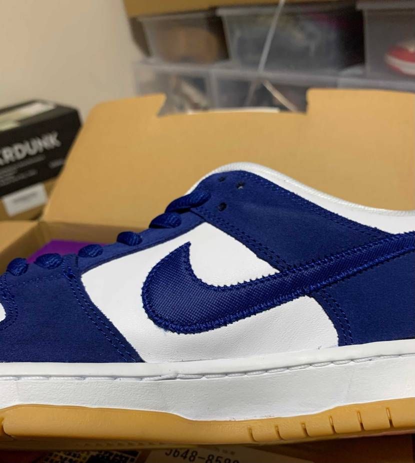 知人に売って貰ったSB
ミッドソールがうねってた
よそ見でもしたんだろーな