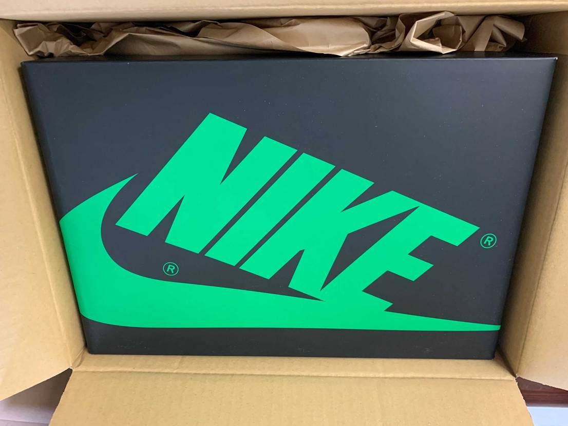 発売日9時台スニダン品到着
ええやん、めっちゃええやん
空売り怖くてもうちょ