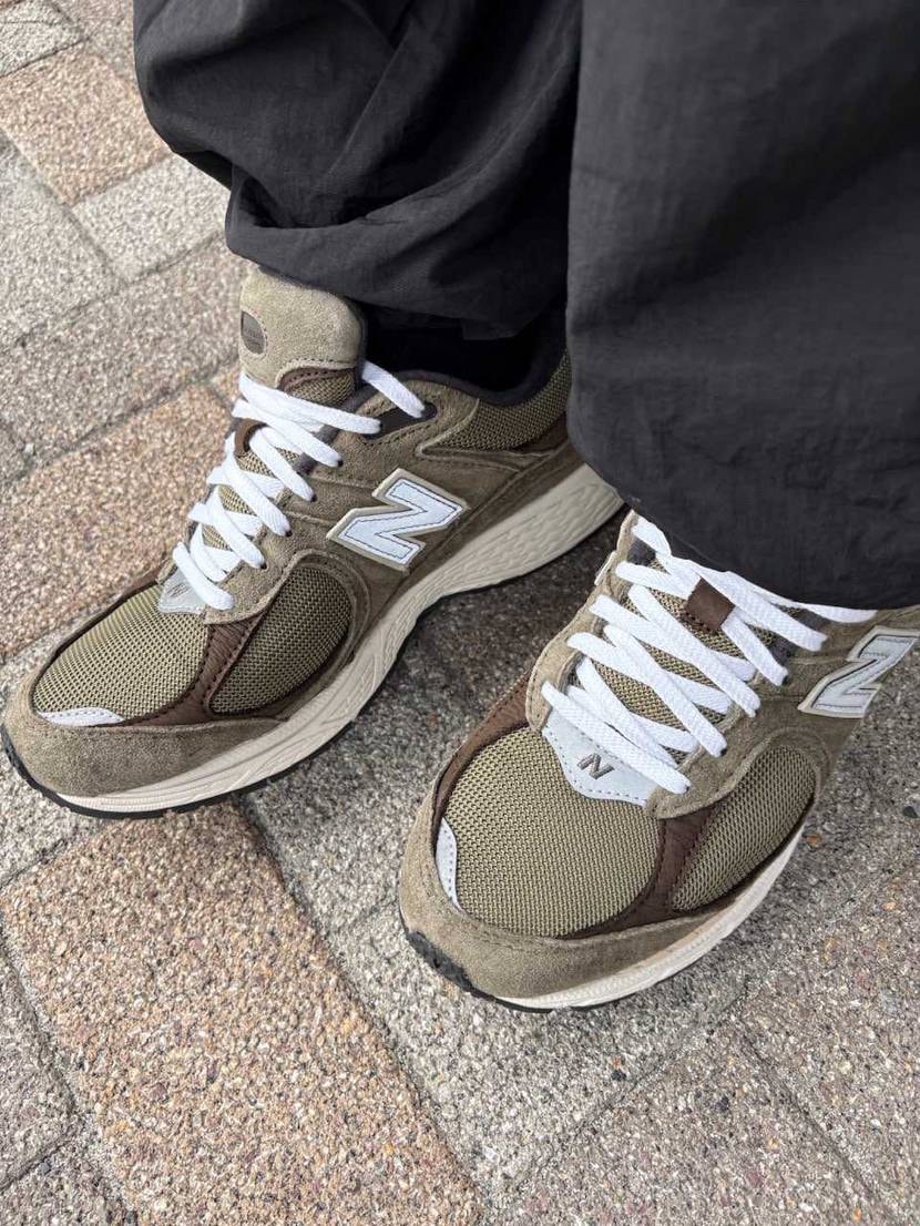 3年履いたM2002RHNをクリーニングしてシューレースも変えてヌバックもケアし