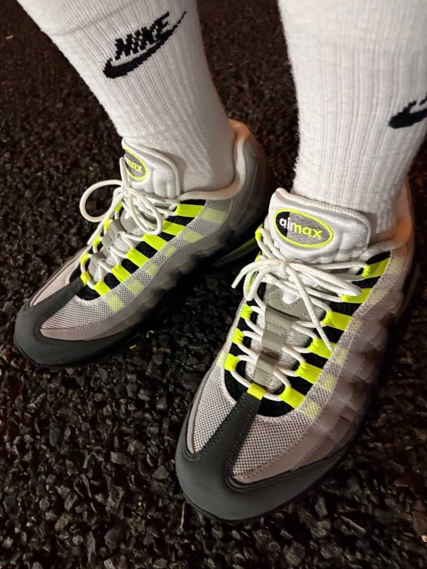 久し振りのネオン君やっぱかっこいいね！
気付いたら2ヶ月以上NIKE履いてなか