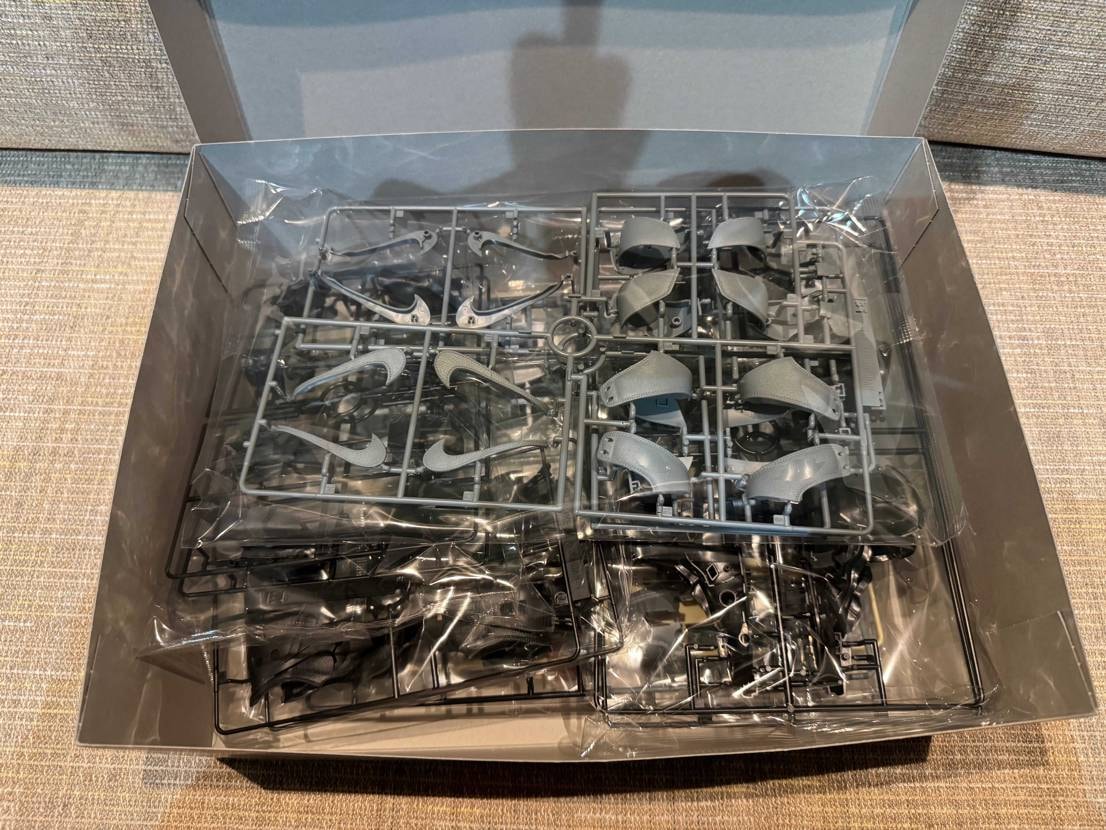 随分でかい箱が届いたと思ったらプラモデルだった
普通にスニ