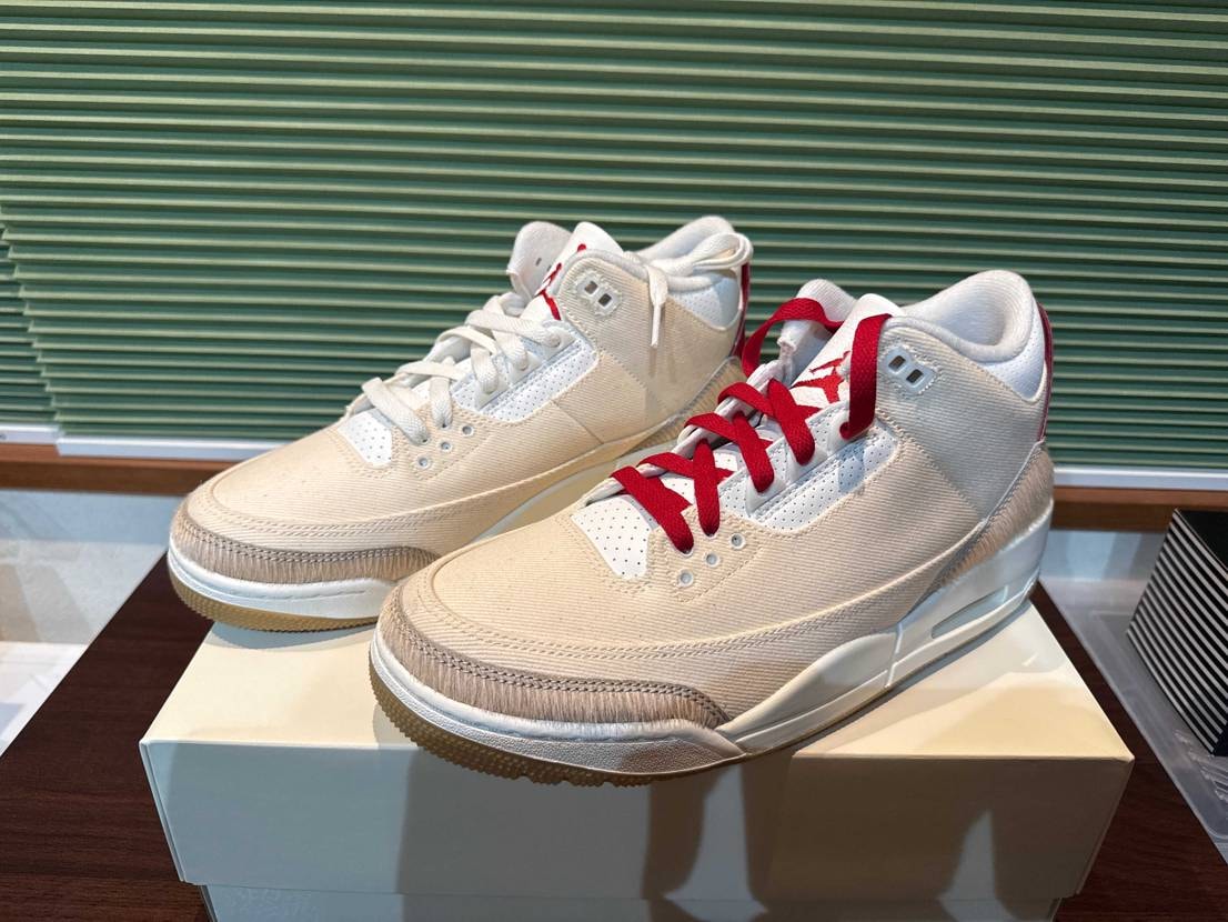 DSMGから商品到着
1番人気がないカラーみたいだけど、実物見て選択間違ってな