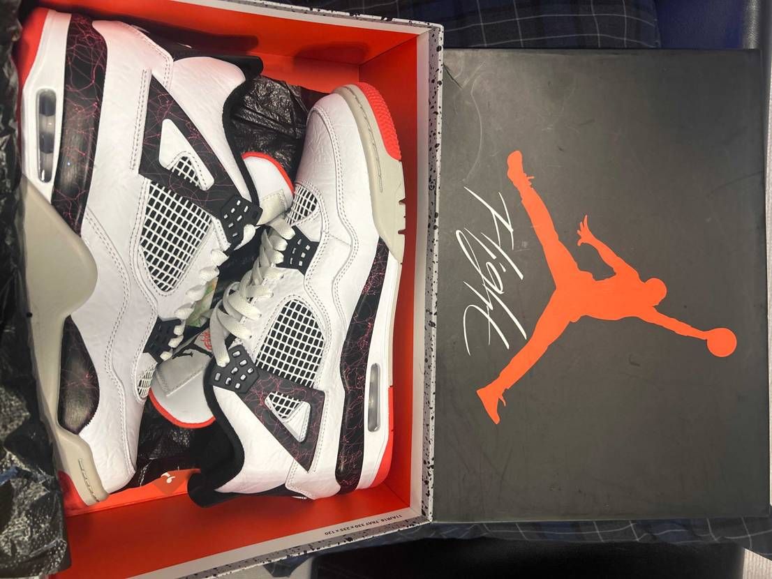 AIR JORDAN 4 RETRO 28cm 
WHITE /BLACK -