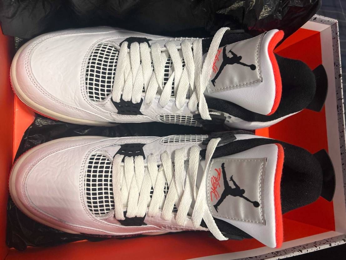 AIR JORDAN 4 RETRO 28cm 
WHIT