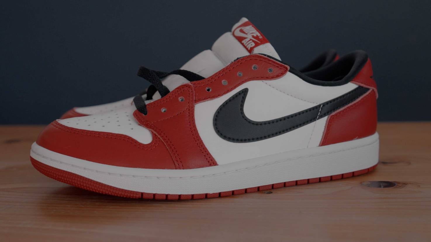 今年発売されたAJ1　low 85royalと今回のchicago low　OG