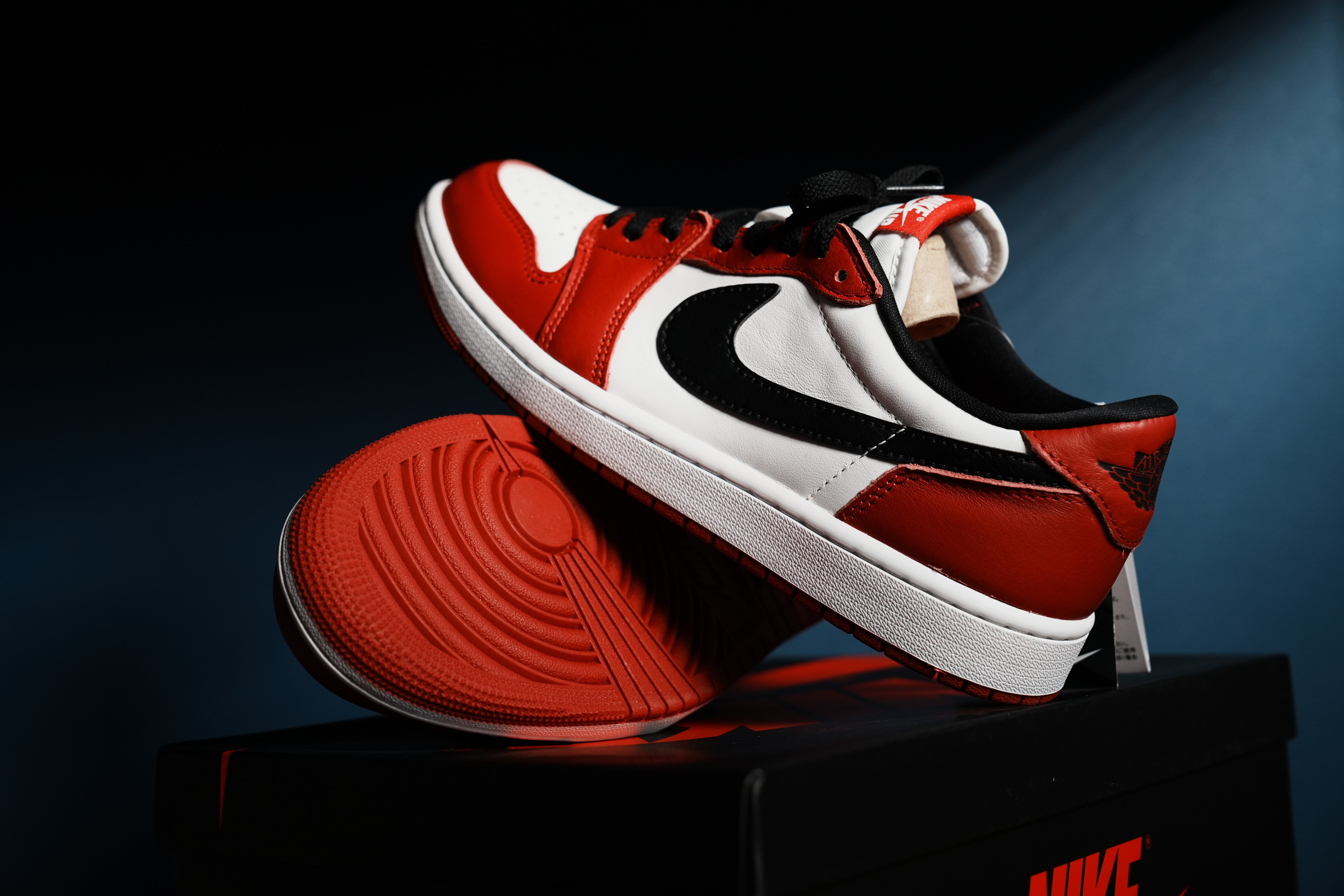 やっと紐通した。ただ、短い…
ちょっと短いのと、履き心地は