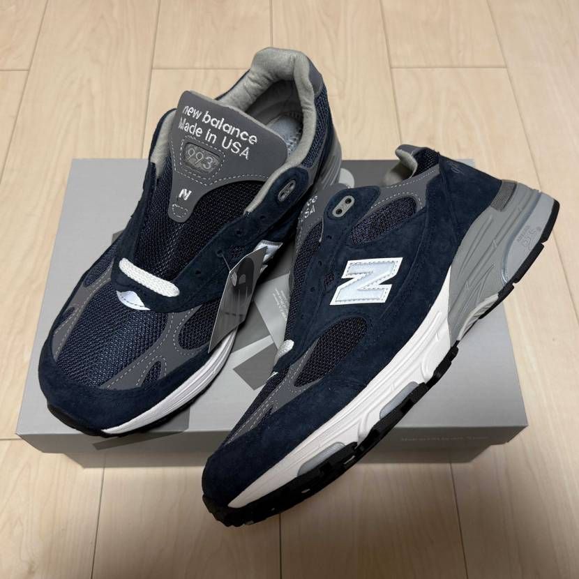 Levi'sコラボで盛り上がってるなか、我が家にはMR993NVが着弾。
つい