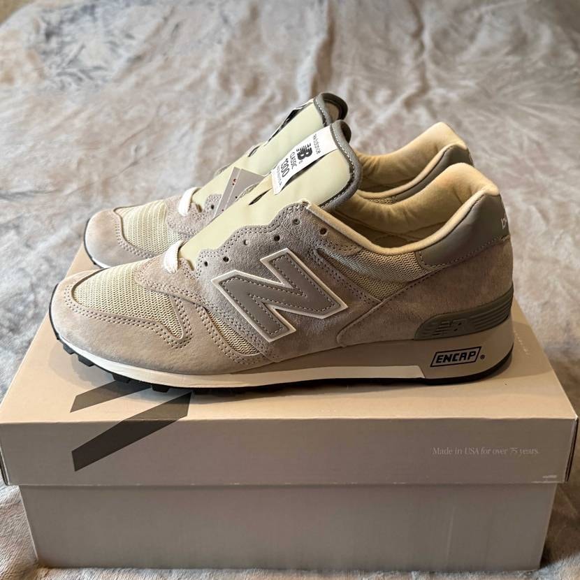 公式ショップに2回試着しに行って、
悩みに悩んで購入を決意