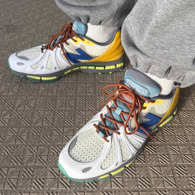 昨夜着弾からの本日短時間ながら履き下ろし。
見た目、カラー