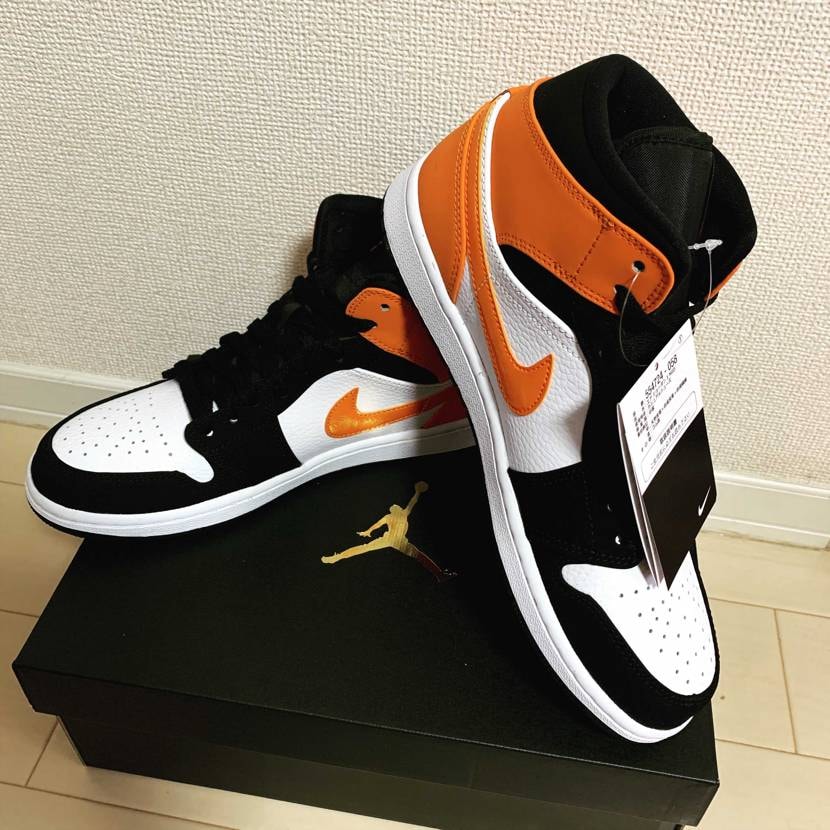 Midは結局履かなくなるから無駄なんだよなー
って2足は持