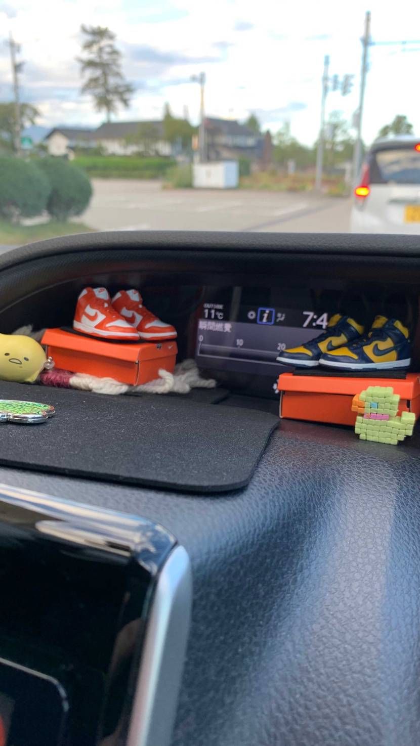車にセット完了👟
自己満だけど、いい感じ👍