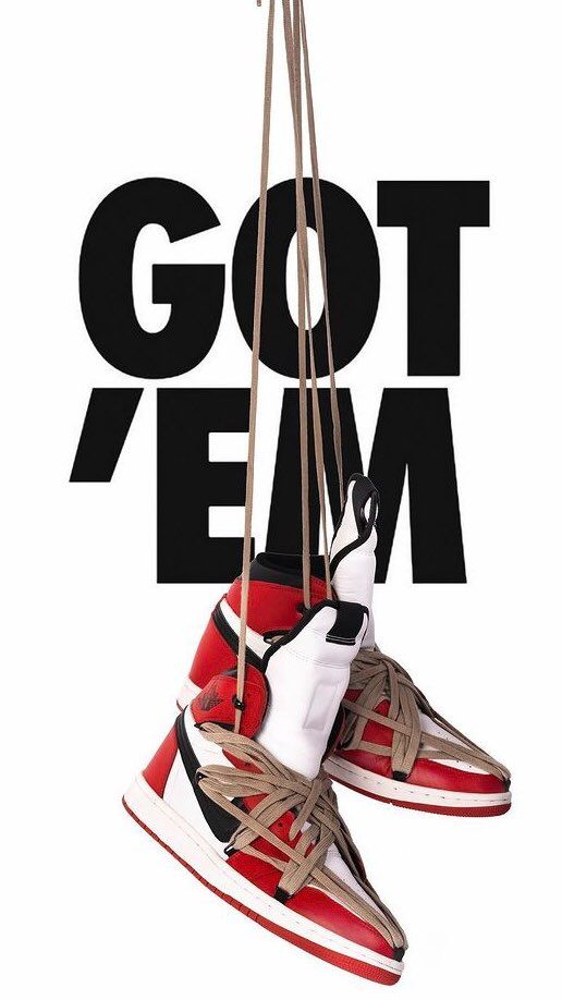 写真のスニーカー購入した人にお聞きしたいのですが、何か向こうからコンタクトはあり