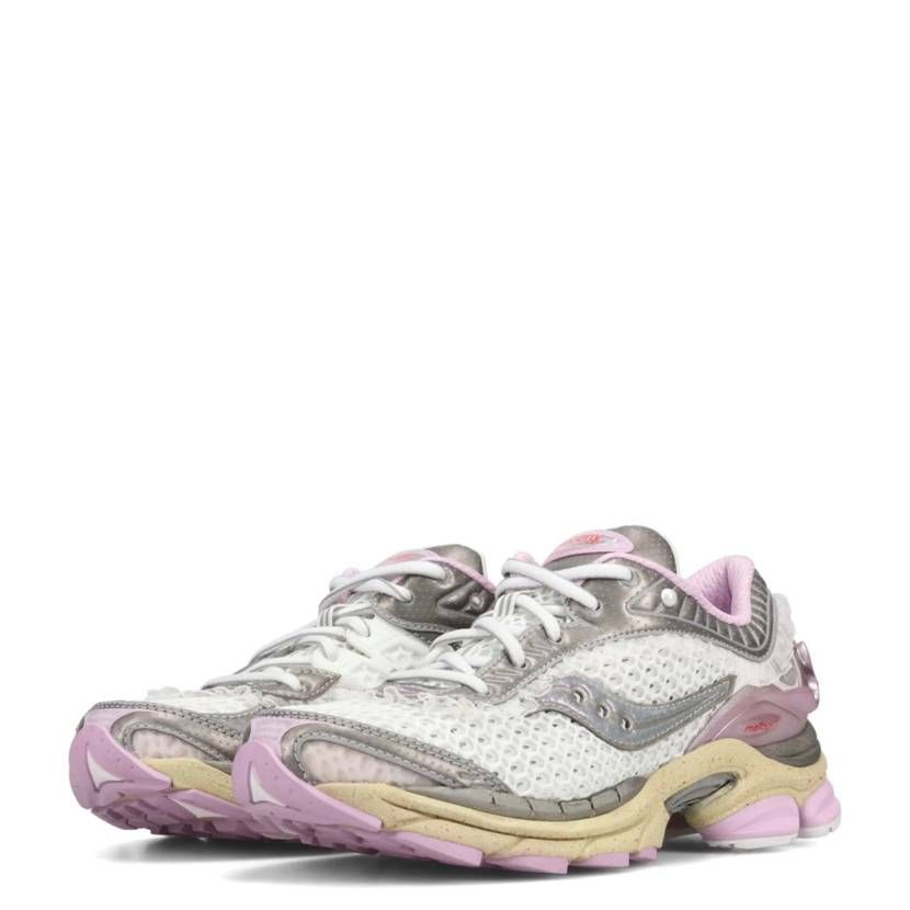 GR8から発売されるSauconyのスニーカーかわいいなと思