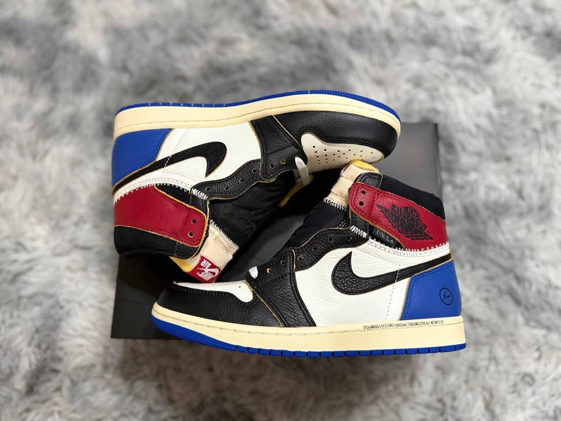 UNION公式当選分到着！⚡️
カラーブロッキング、質感全て完璧です✨
大切