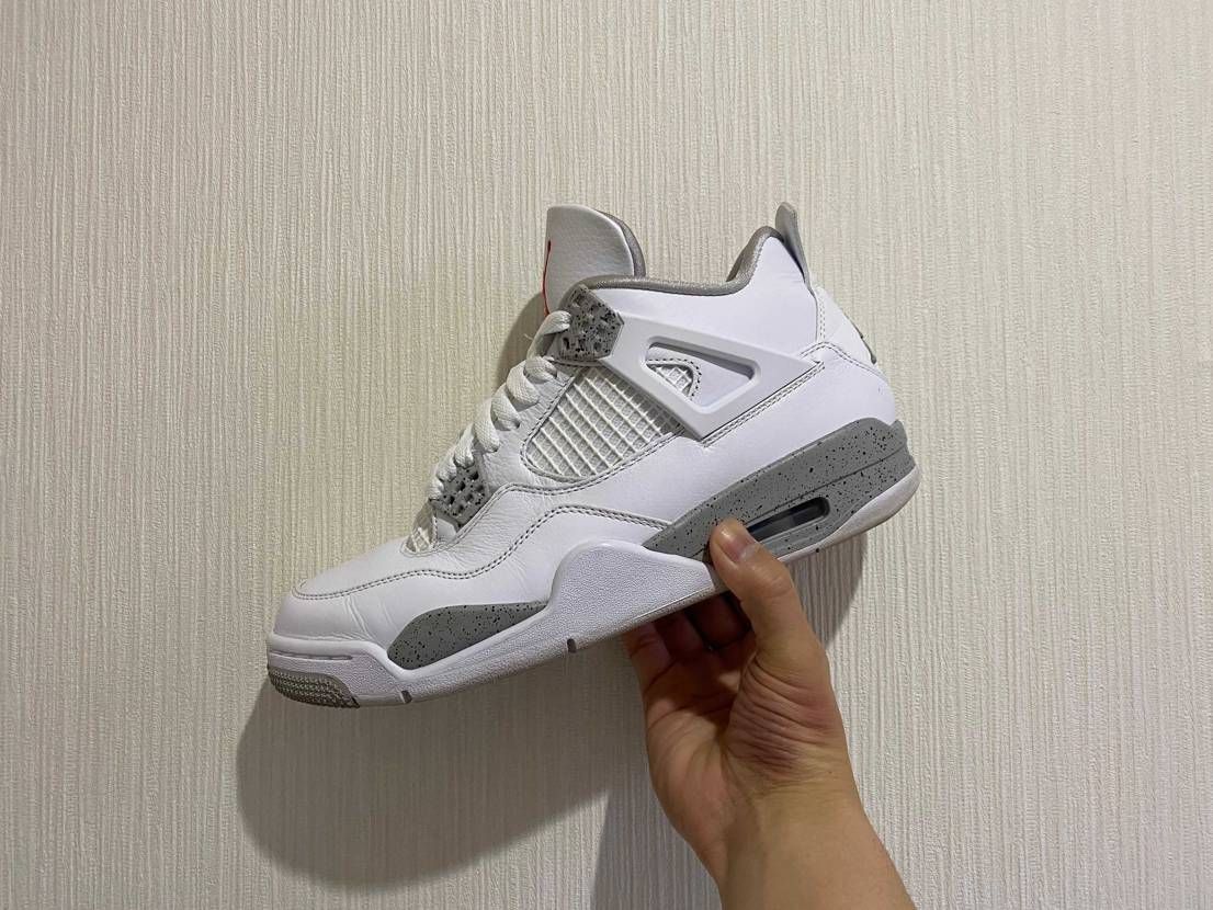 ジョーダンのスニーカーに興味持ち始めて、
初めてGOT'EMのAJ4⭐️控えめ