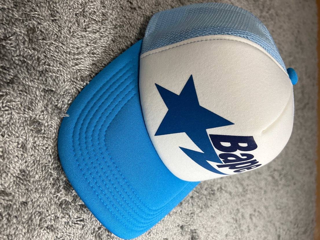 Bapeのトラッカーキャップ出品しました🦍
状態はほぼ新品同様なので気になる方