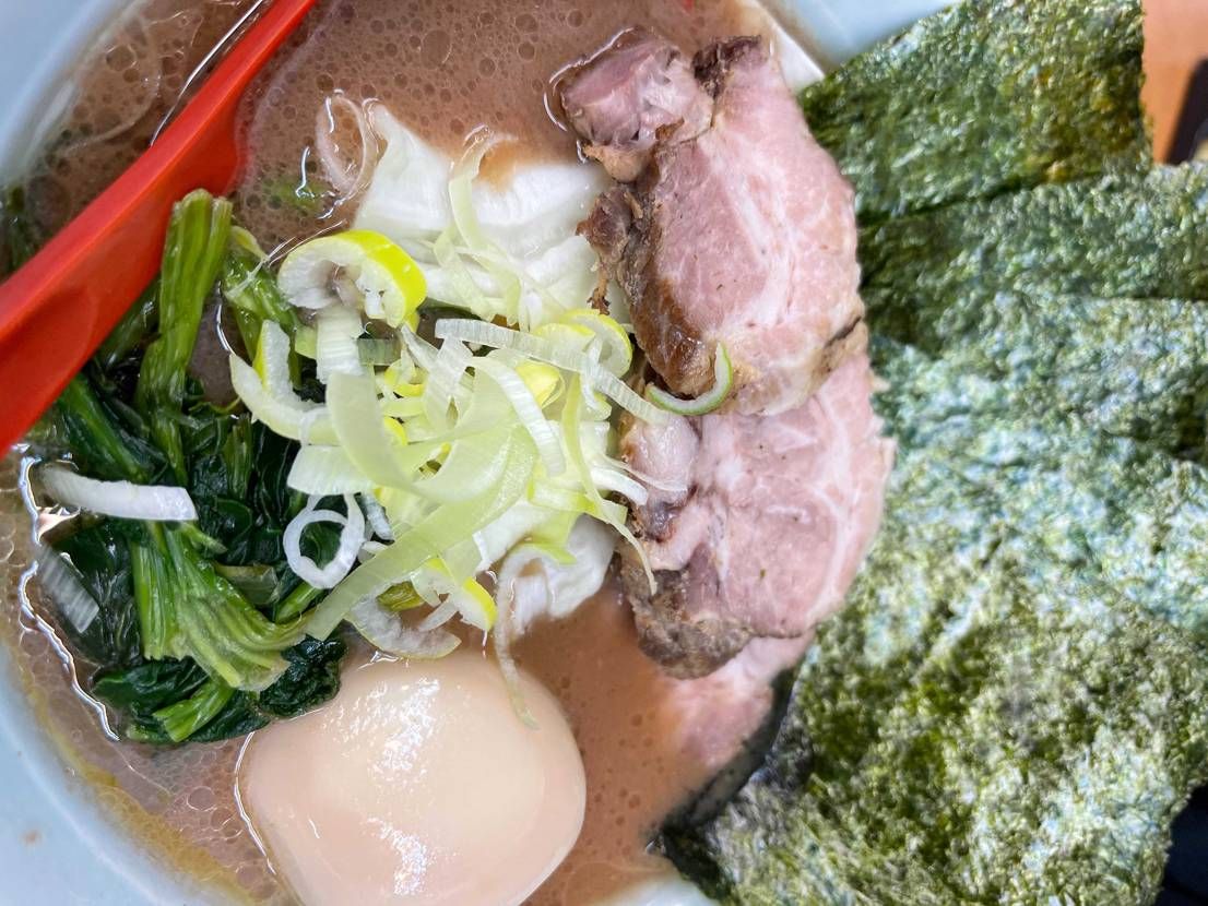 横浜詳しい方！スニーカーとかアパレル買えるお店教えてください！アウトレット以外で