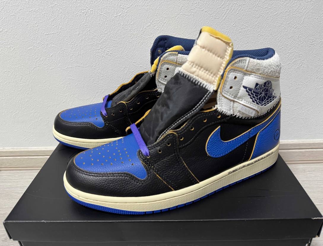 国内では何も買えなかったけど、美しいカラーリングのスポーツロイヤルを手に入れる事